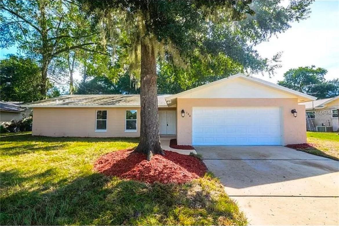 100 Huntswood Court in Longwood